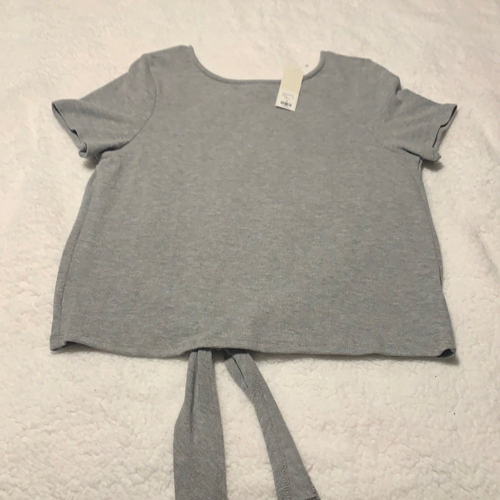 Francesca’s ALYA Shirt (the back is open), NEW, Size Medium